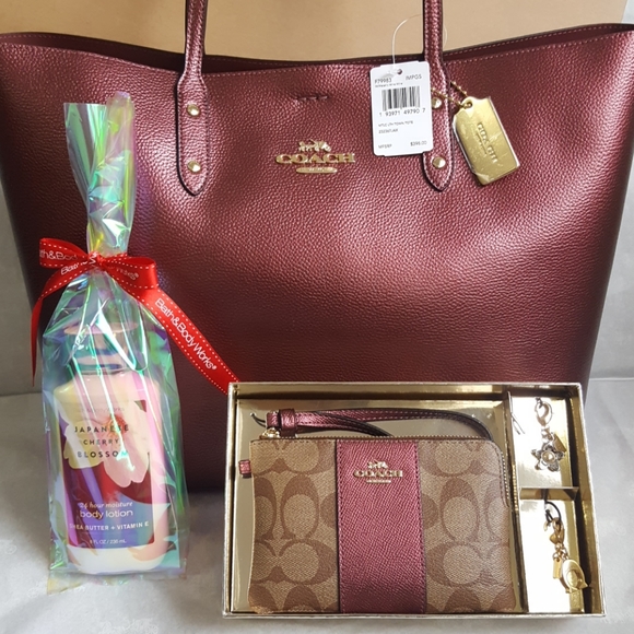 COACH TOWN TOTE + Wristlet set + FREE Gift - Picture 2 of 8